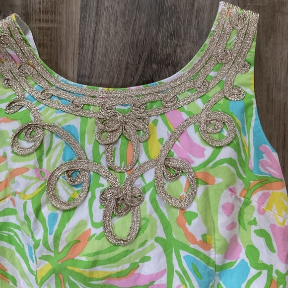 Girls Lilly Pulitzer Green Floral Leaf Printed Gold Trim Cotton Shift Dress 8 - Picture 2 of 4